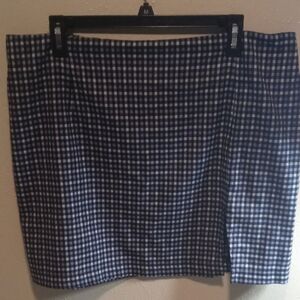 Black and White Knee-Length Pencil Skirt